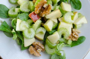 gezonde salade met selderij